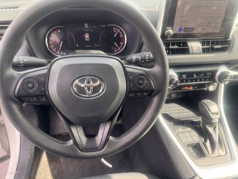 Used 2025 Toyota RAV4 XLE image 3
