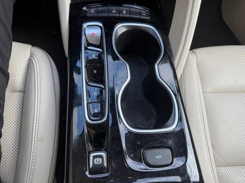 Used 2021 Buick Envision Essence FWD image 16