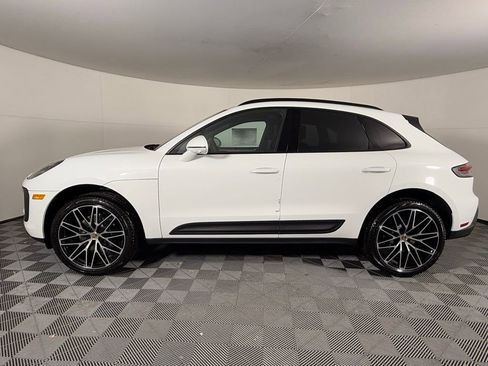 New 2026 Porsche Macan image 2