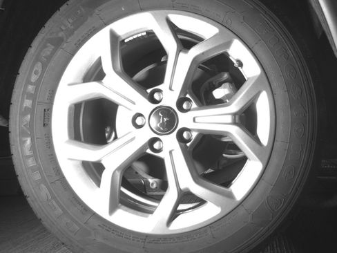 Used 2025 Jeep Compass Latitude image 15