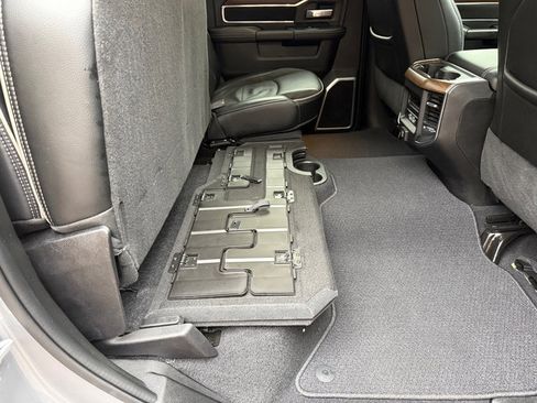 Used 2022 RAM 2500 Laramie w/ Chrome Appearance Group image 19