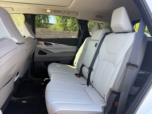 Certified 2026 INFINITI QX60 Luxe w/ Cargo Package image 9