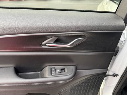 Used 2025 Jeep Grand Cherokee Altitude image 26