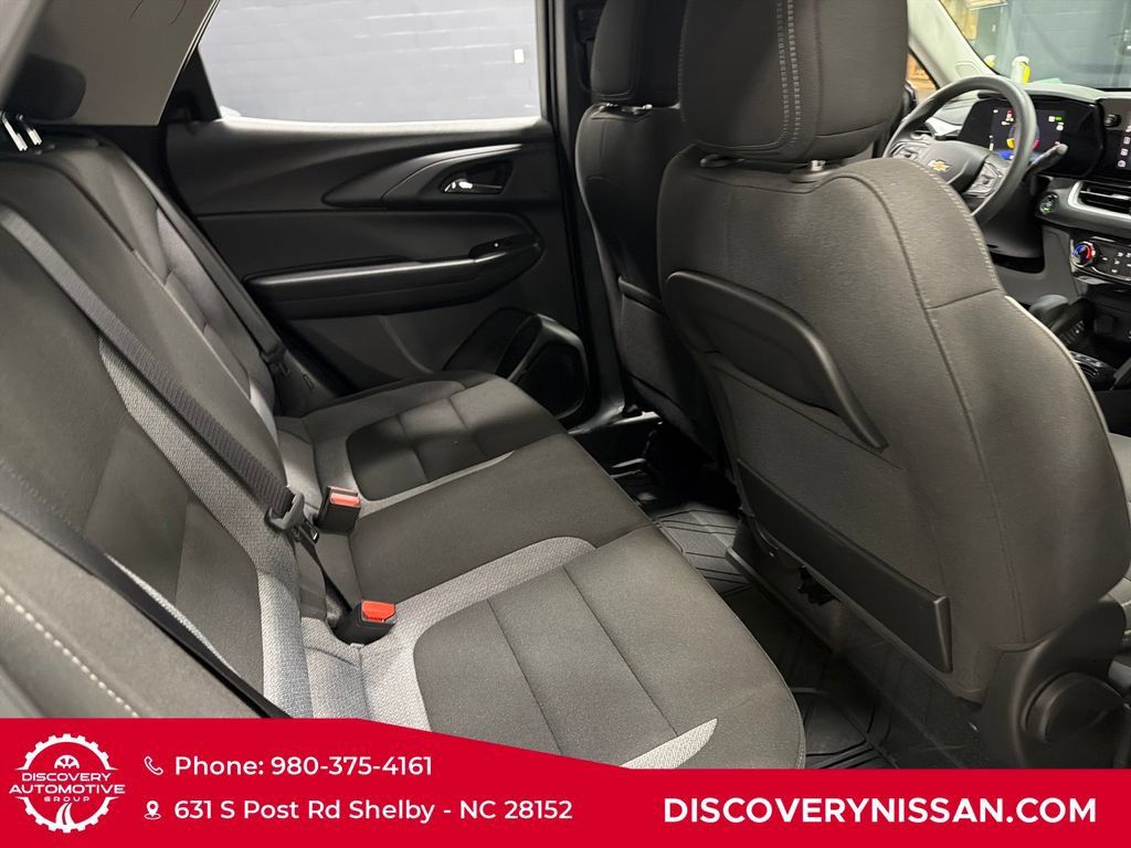Used 2024 Chevrolet TrailBlazer LT w/ Driver Confidence Package FWD image 36