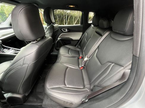 Used 2025 Jeep Compass Limited image 25