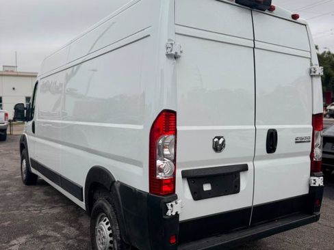 Used 2025 RAM ProMaster 2500 w/ Convenience Group FWD image 9
