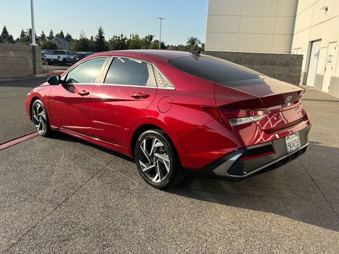 Used 2025 Hyundai Elantra SEL FWD image 7