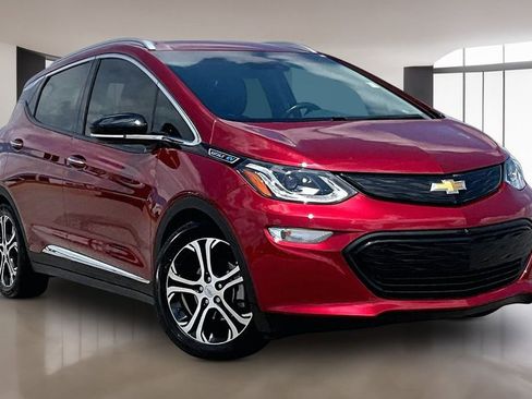Used 2020 Chevrolet Bolt Premier w/ Infotainment Package FWD image 11