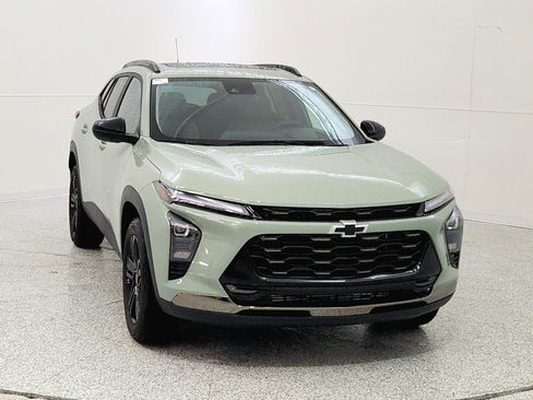New 2026 Chevrolet Trax ACTIV w/ Sunroof Package image 2