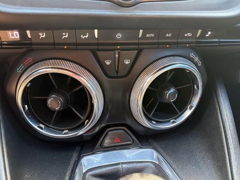 Used 2020 Chevrolet Camaro LT image 22