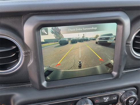 Used 2021 Jeep Gladiator Overland w/ Popular Equipment Package image 14