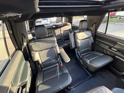 Used 2025 Ford Expedition Tremor AWD/4WD image 30