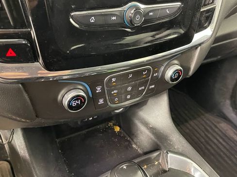 Used 2018 Chevrolet Traverse LS FWD image 8