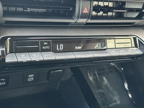 Used 2023 Toyota Prius LE image 21