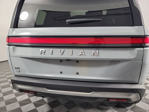 Used 2024 Rivian R1S Adventure AWD/4WD image 36