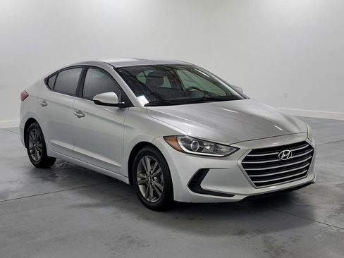 Used 2018 Hyundai Elantra SEL image 2