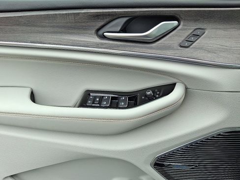 Used 2022 Jeep Grand Cherokee L Overland image 13