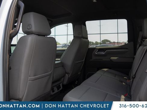 Used 2025 GMC Sierra 1500 SLT AWD/4WD image 19