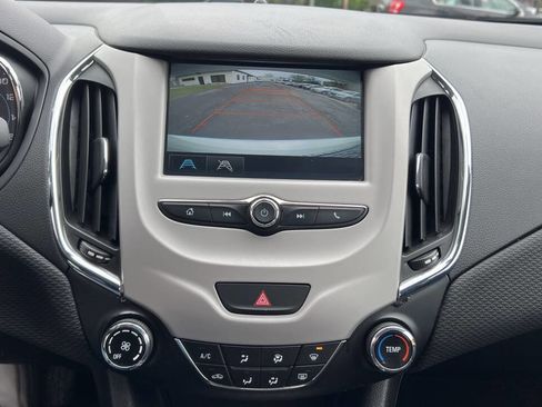 Used 2017 Chevrolet Cruze LS image 21