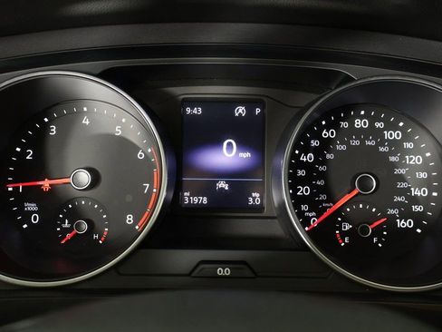 Used 2020 Volkswagen Tiguan SE image 39