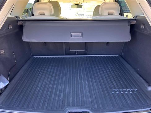 Used 2022 Volvo XC60 B5 Inscription w/ Advanced Package image 33