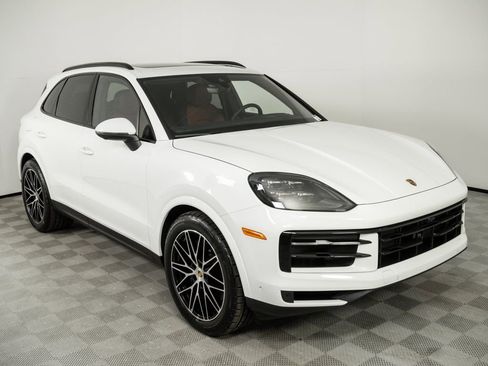 New 2026 Porsche Cayenne Base image 27