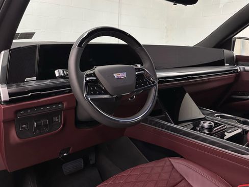 Used 2026 Cadillac Escalade ESV Sport w/ Touring Package AWD/4WD image 10