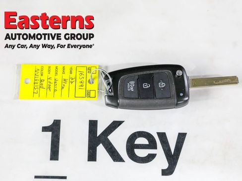 Used 2022 Hyundai Venue SEL image 35