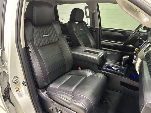 Used 2019 Toyota Tundra Platinum image 11