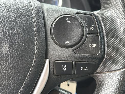 Used 2017 Toyota Corolla LE FWD image 12