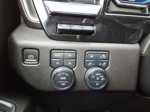 Used 2023 Chevrolet Silverado 1500 LTZ w/ LTZ Premium Package image 17