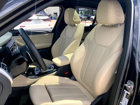 Used 2024 BMW X4 xDrive30i w/ M Sport Package image 7