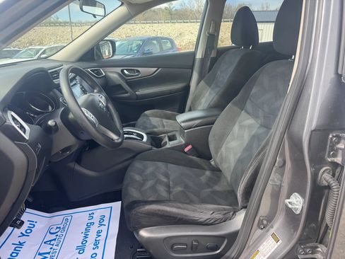 Used 2016 Nissan Rogue SV w/ SV Moonroof Package image 13