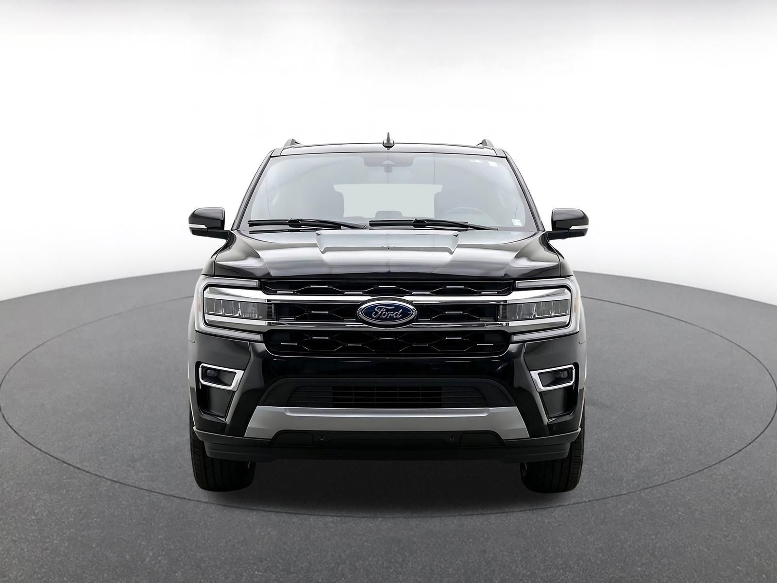 Used 2024 Ford Expedition Max Limited RWD image 2