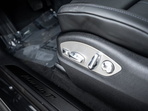 Certified 2026 Porsche Macan Turbo image 21