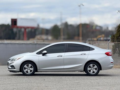Used 2018 Chevrolet Cruze LS image 8