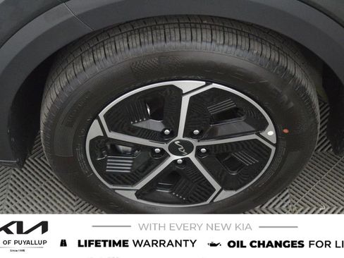 New 2026 Kia Niro LX image 21
