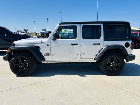 Used 2022 Jeep Wrangler Unlimited Sport AWD/4WD image 30