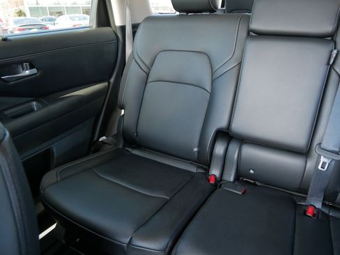 Used 2024 Nissan Pathfinder SL image 12