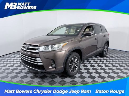 Used 2019 Toyota Highlander XLE image 1