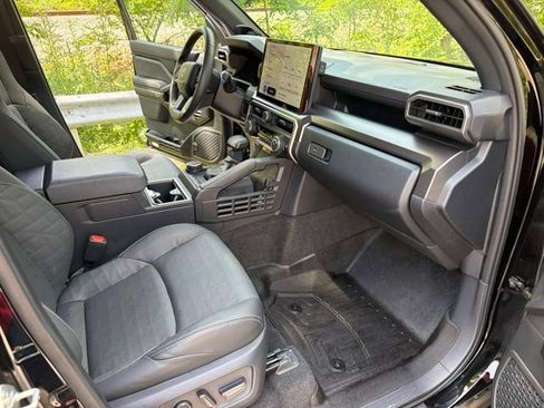 Used 2025 Toyota 4Runner TRD Off-Road Premium AWD/4WD image 30
