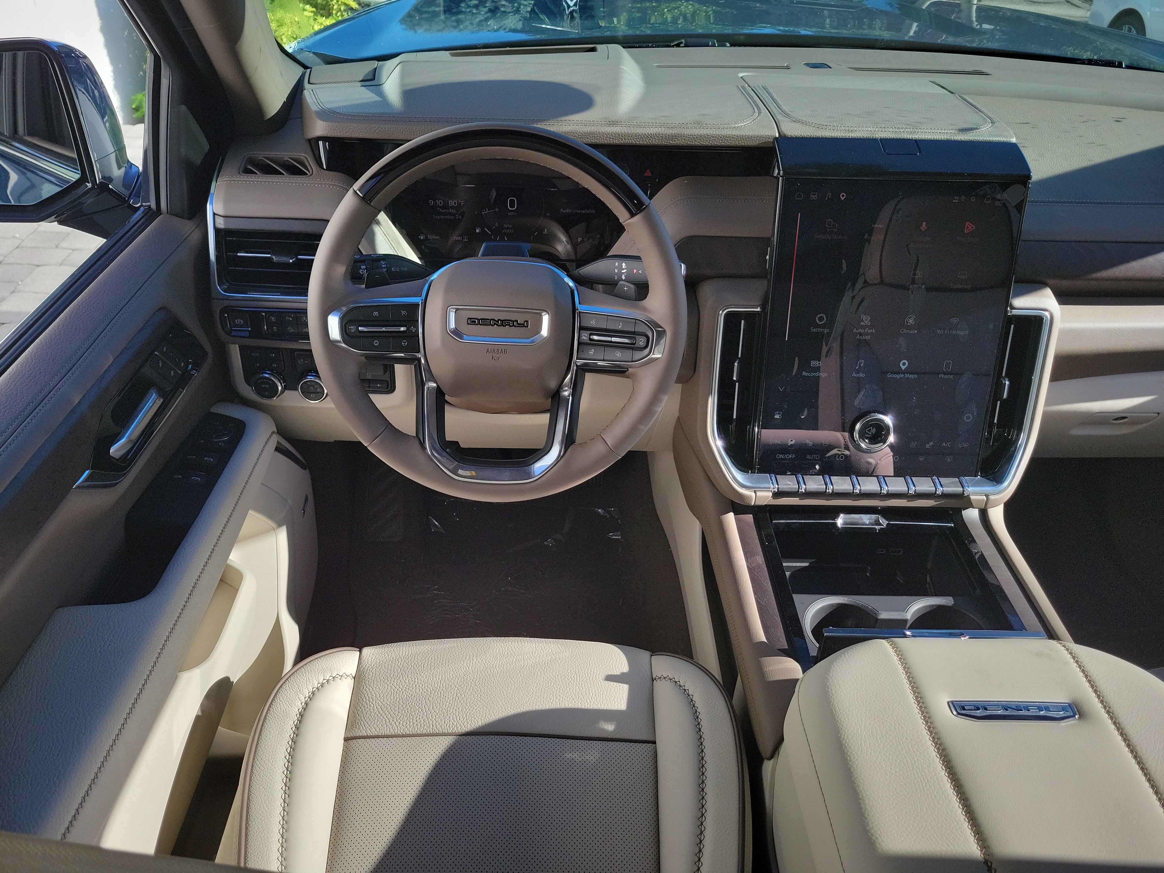 New 2026 GMC Yukon Denali w/ Denali Reserve Package AWD/4WD image 16