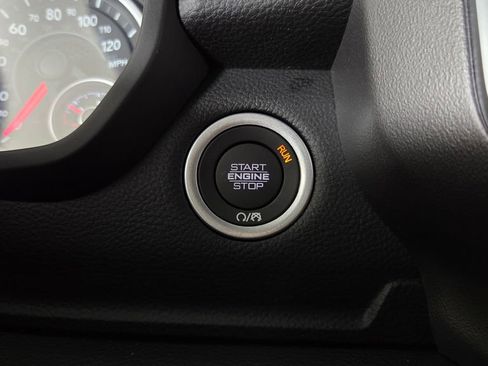 New 2026 RAM 1500 4x4 Crew Cab image 17