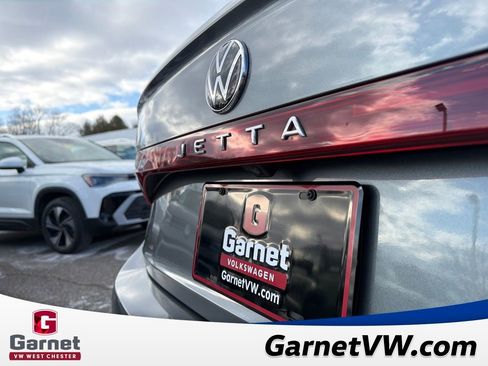 Used 2025 Volkswagen Jetta SE image 43