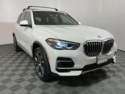 Used 2023 BMW X5 xDrive40i w/ Premium Package AWD/4WD image 4