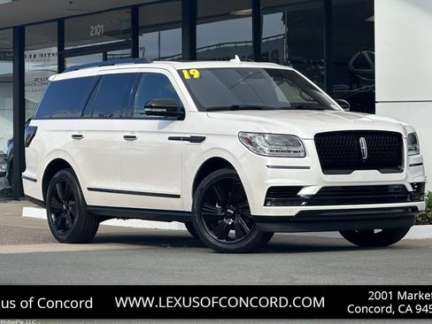 Used 2019 Lincoln Navigator Reserve AWD/4WD image 1