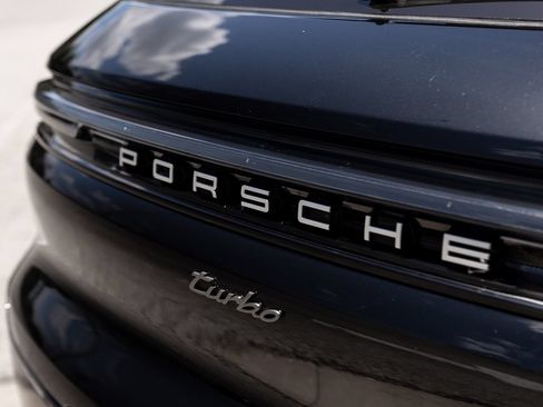 Used 2025 Porsche Cayenne Turbo AWD/4WD image 13