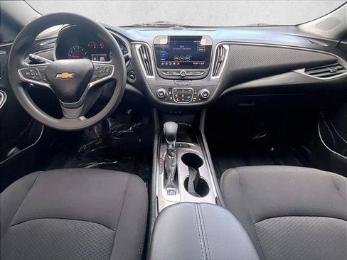 Used 2023 Chevrolet Malibu LT FWD image 16