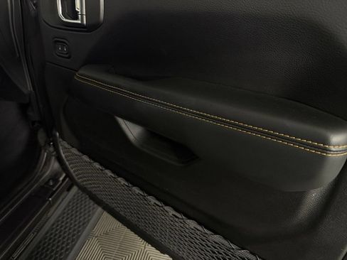 Used 2025 Jeep Wrangler Unlimited Sahara AWD/4WD image 32