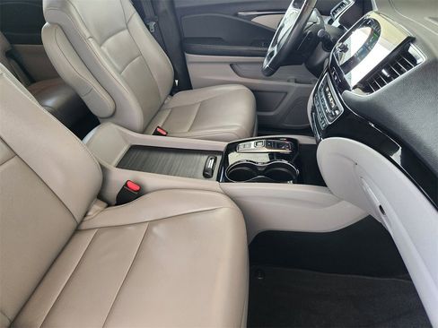 Certified 2020 Honda Pilot Touring image 13